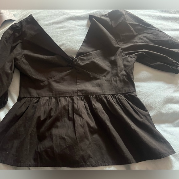 GAP Front Peplum V-Neck Blouse-New with tags - Picture 2 of 4